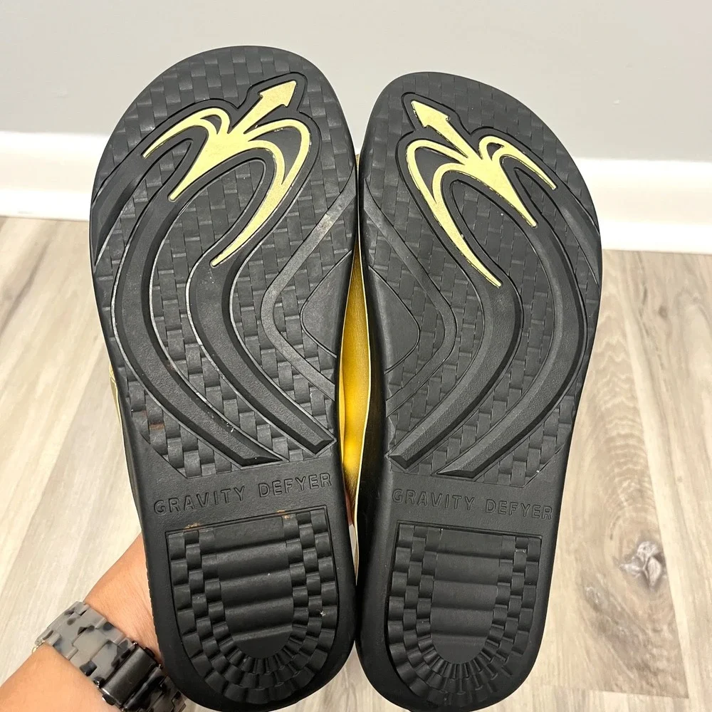 Gdefy‎ Gravity Defyer Sandals Women's 11 Gold Metallic Leather VersoShock Tech